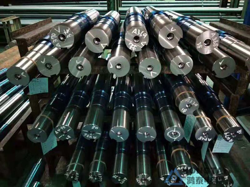 YVFE2-315L2-4电机轴伸打螺纹孔定制